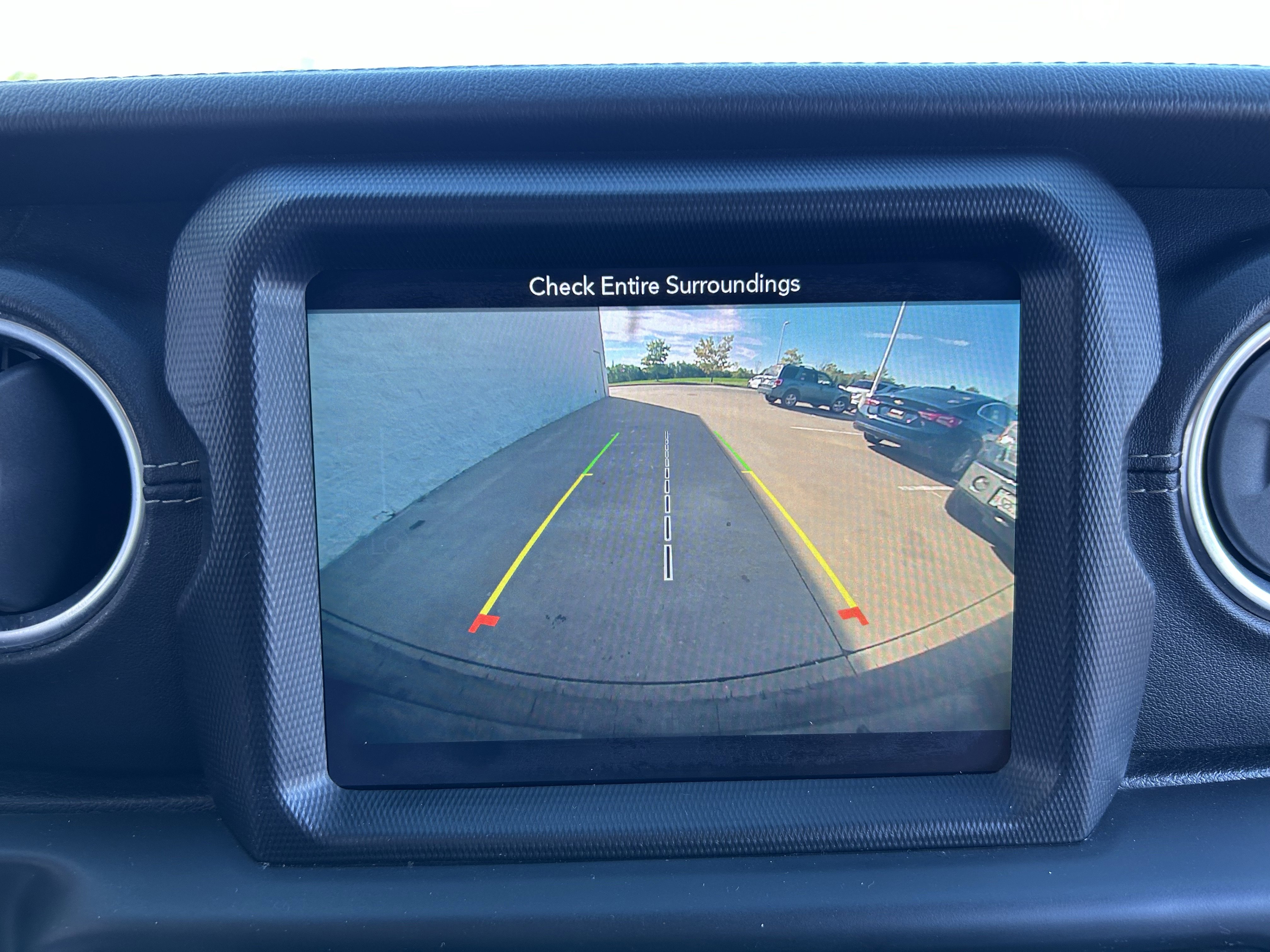 Used 2019 Jeep Wrangler Unlimited Sahara w/ Uconnect 4C Nav & Sound Group image 26