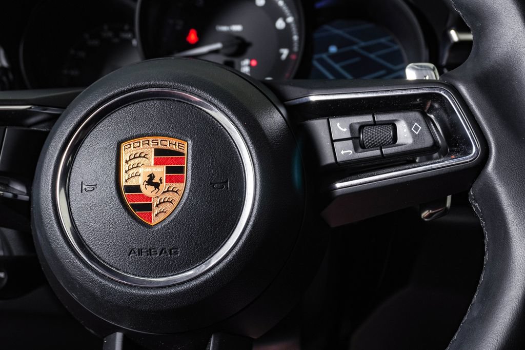Certified 2026 Porsche Macan AWD/4WD image 19