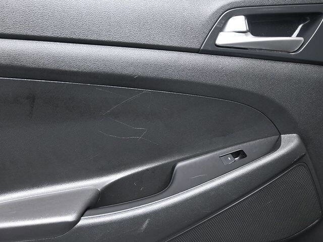 Used 2019 Hyundai Tucson SE image 15