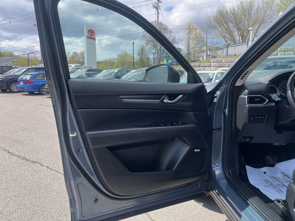 Used 2025 MAZDA CX-5 Carbon Edition image 14