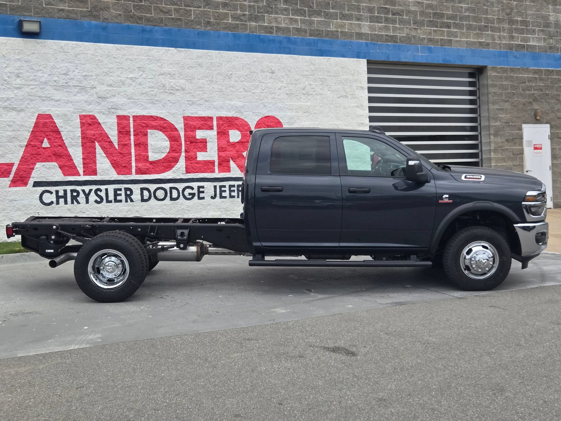 New 2026 RAM 3500 Tradesman AWD/4WD image 8