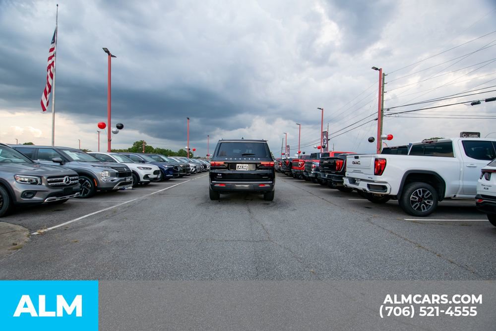 Used 2022 Jeep Wagoneer Series III w/ Premium Group I image 39