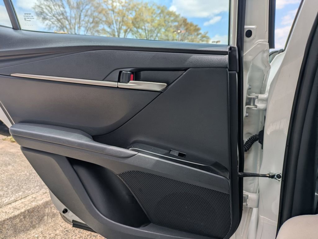 Used 2025 Toyota Camry LE image 26