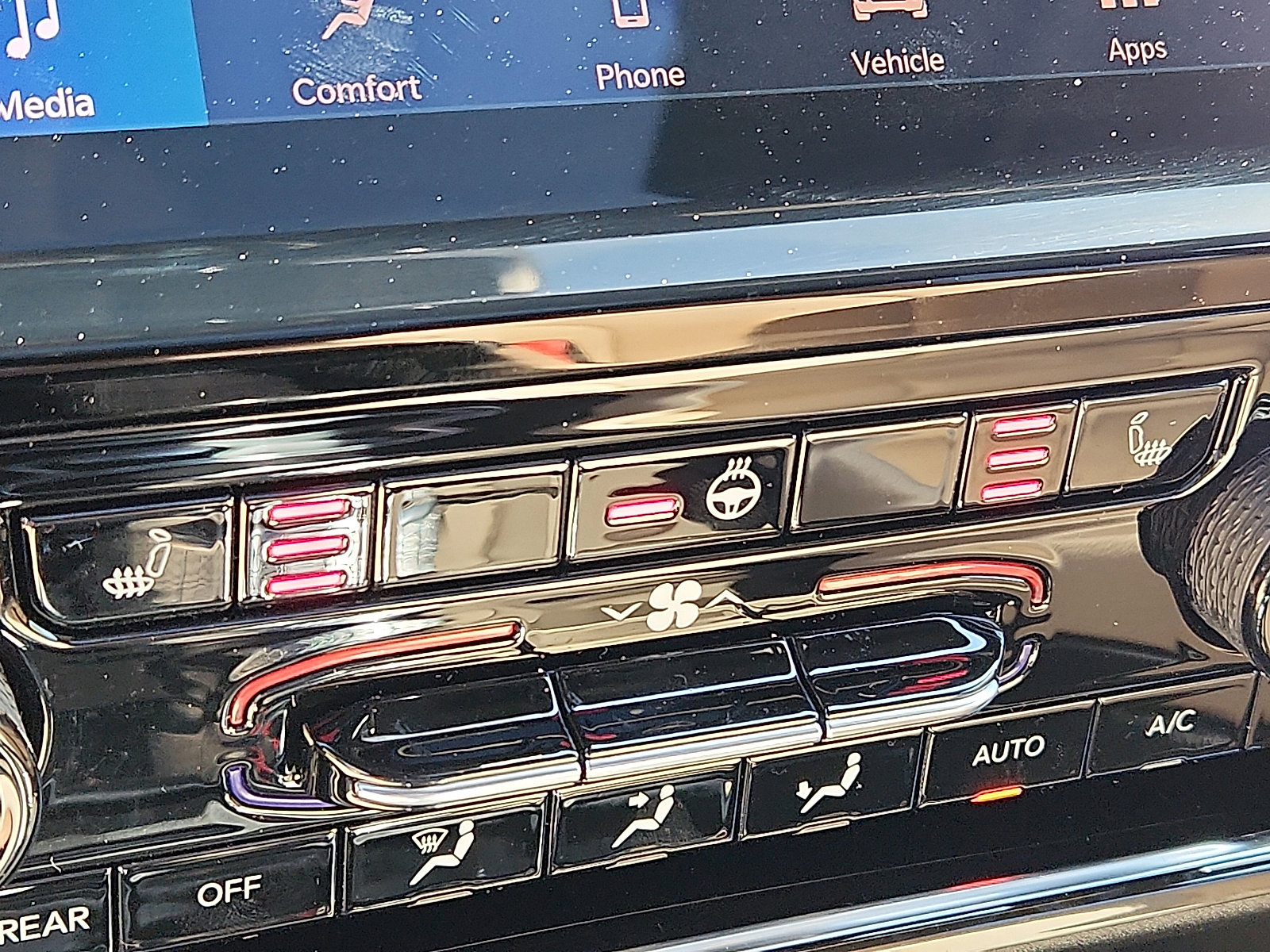 New 2025 Jeep Grand Cherokee Limited image 16