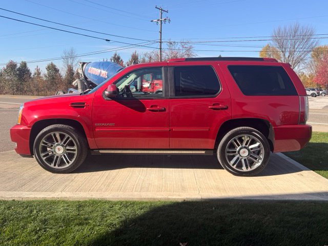 Used 2012 Cadillac Escalade Premium AWD/4WD image 25