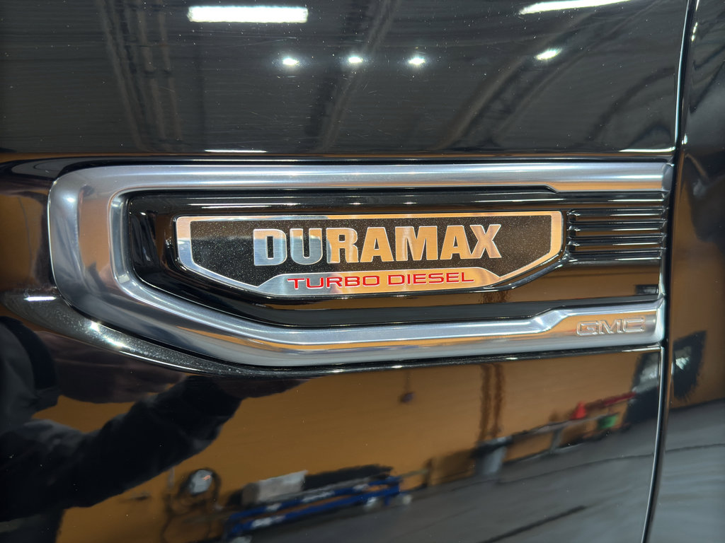 Used 2025 GMC Sierra 1500 AT4 w/ AT4 Premium Package AWD/4WD image 12