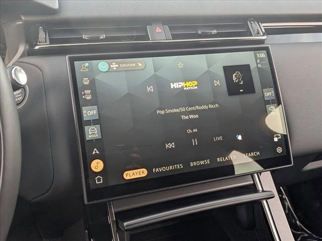 Used 2025 Land Rover Range Rover Velar Dynamic SE image 11