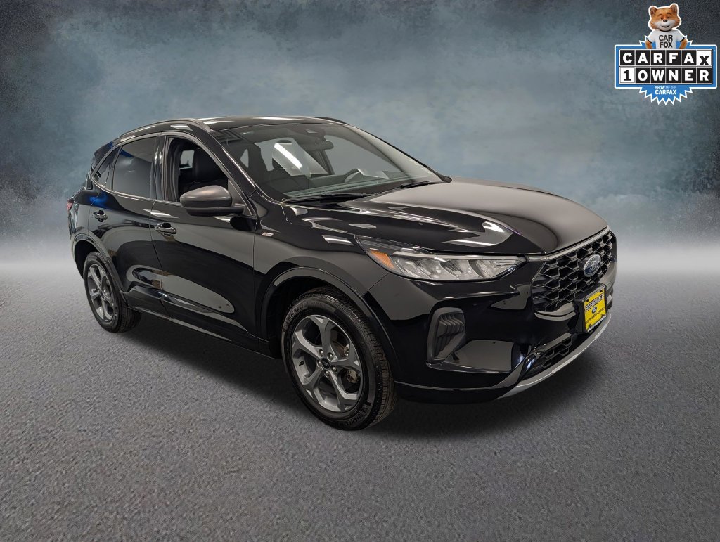 Certified 2023 Ford Escape ST-Line w/ Tech Pack #1 AWD/4WD image 3