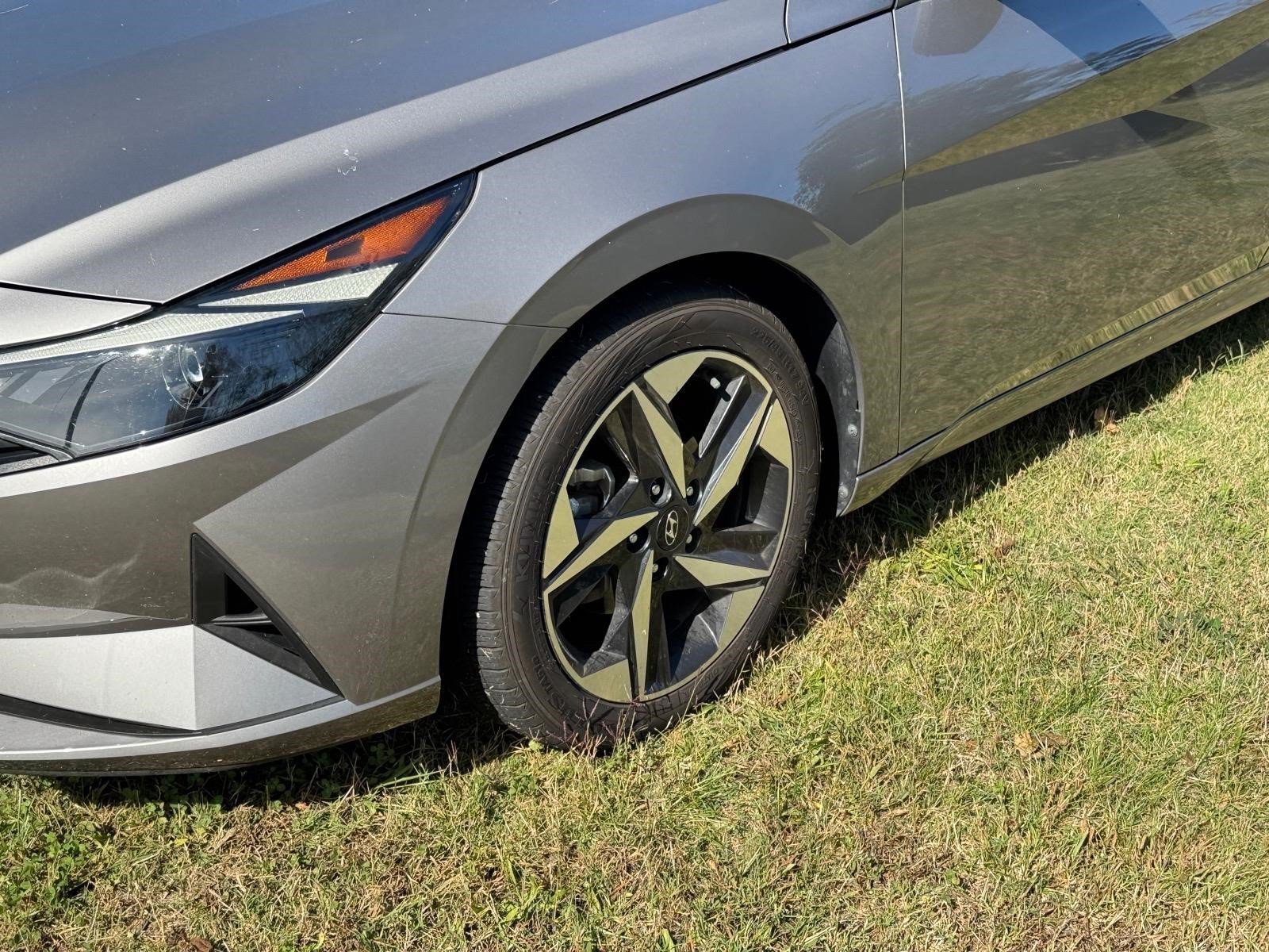 Used 2023 Hyundai Elantra SEL w/ Convenience Package FWD image 5