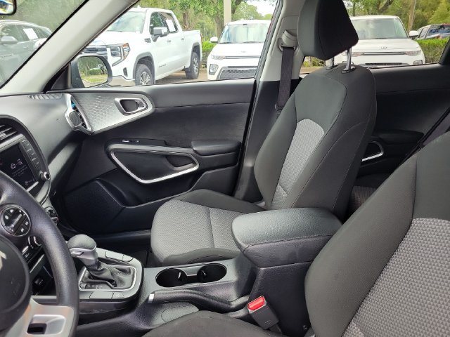 Used 2024 Kia Soul LX w/ Option Group 015 FWD image 18