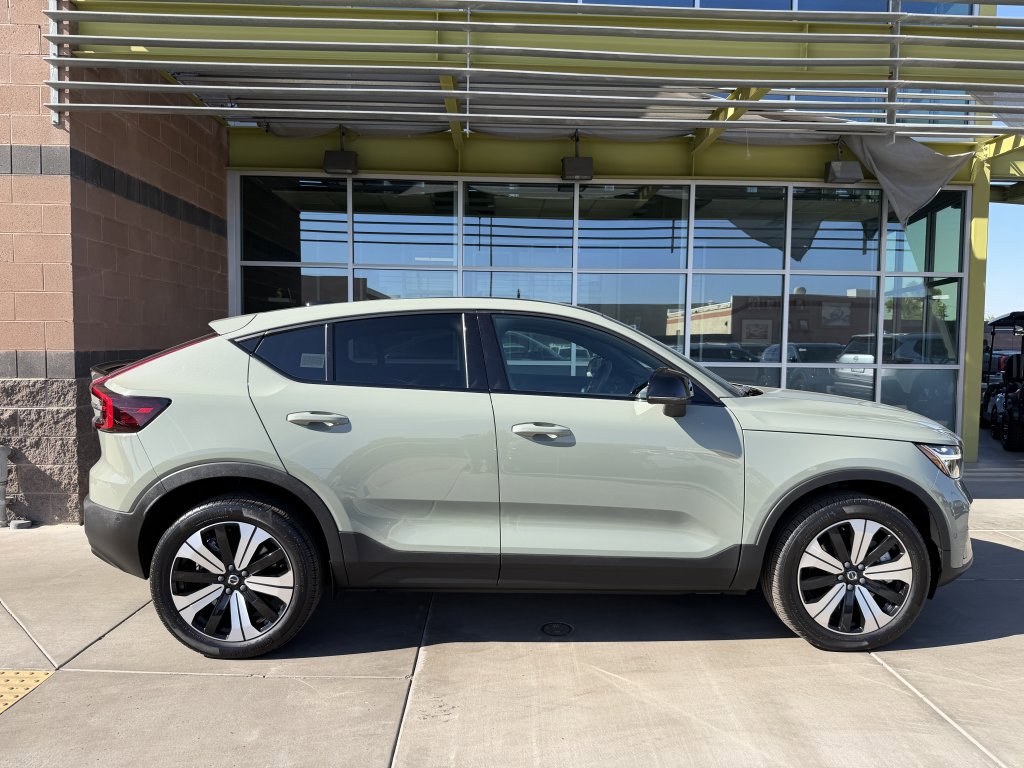 Used 2023 Volvo C40 P8 Recharge Plus image 9