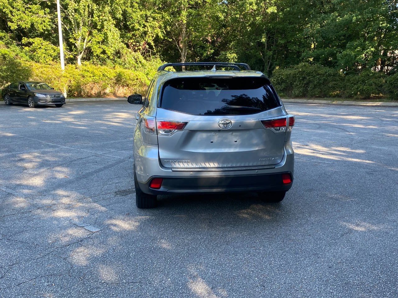 Used 2016 Toyota Highlander Limited Platinum AWD/4WD image 7