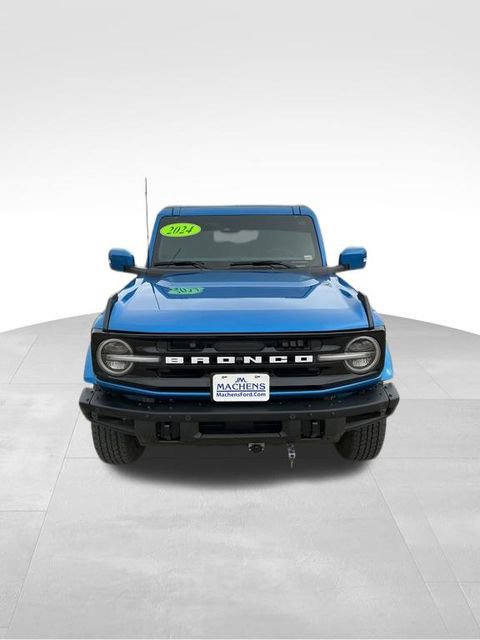 Used 2024 Ford Bronco Outer Banks image 2