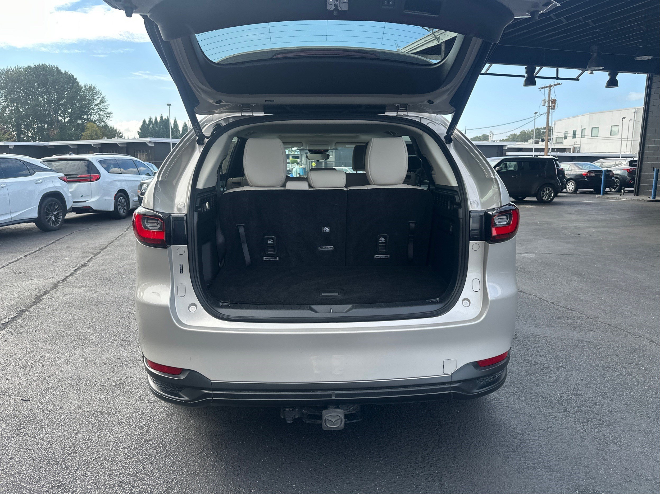 Used 2024 MAZDA CX-90 Plug-In Hybrid w/ Preferred AWD/4WD image 11