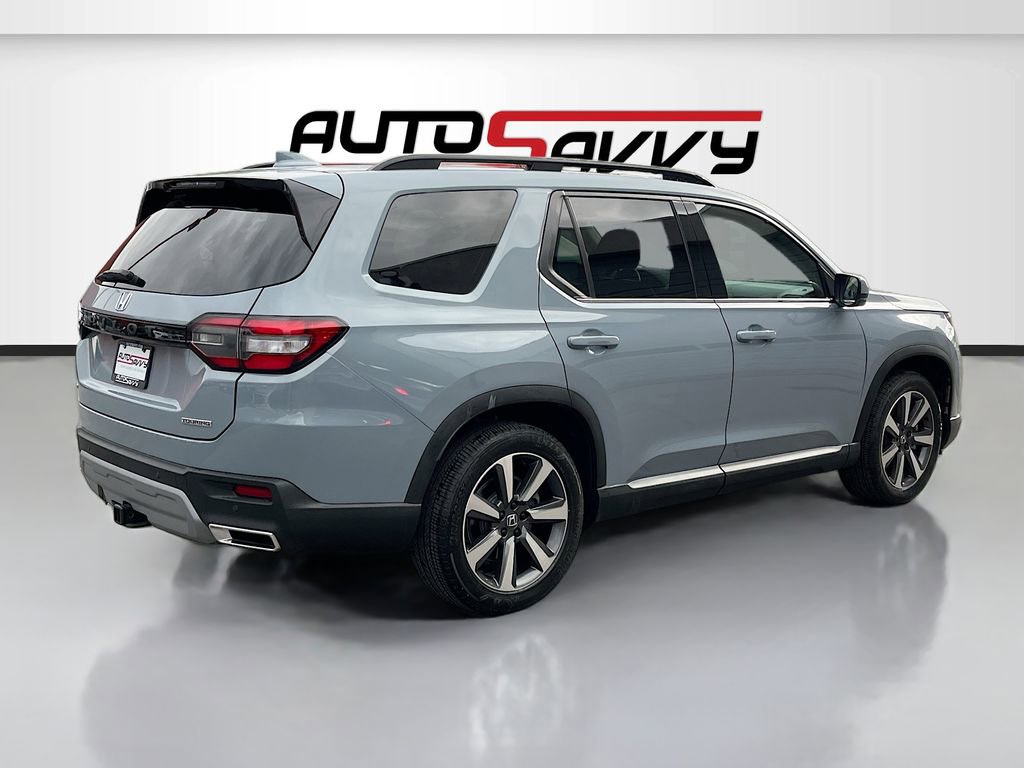 Used 2023 Honda Pilot Touring image 7