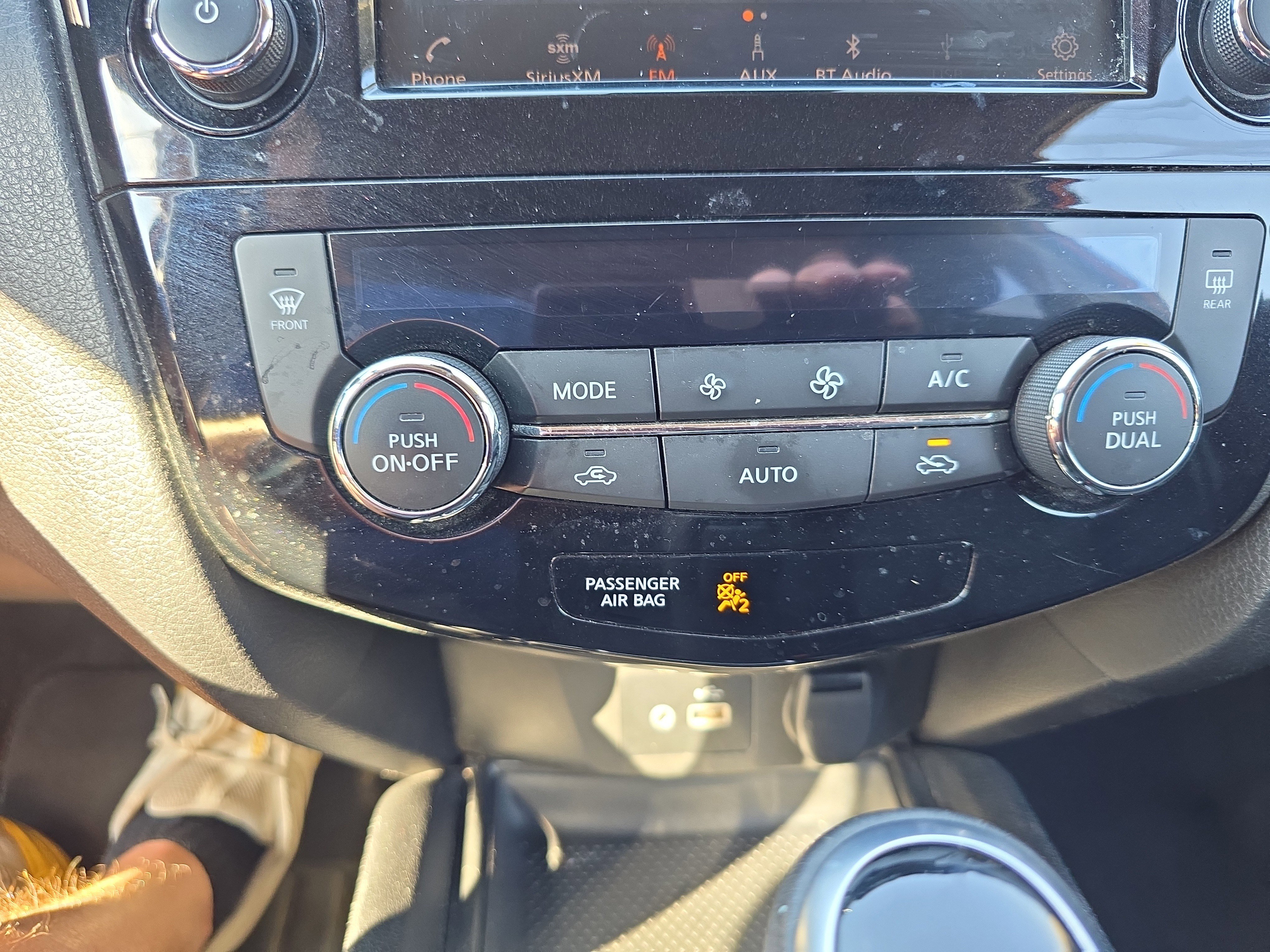 Used 2020 Nissan Rogue SV AWD/4WD image 25