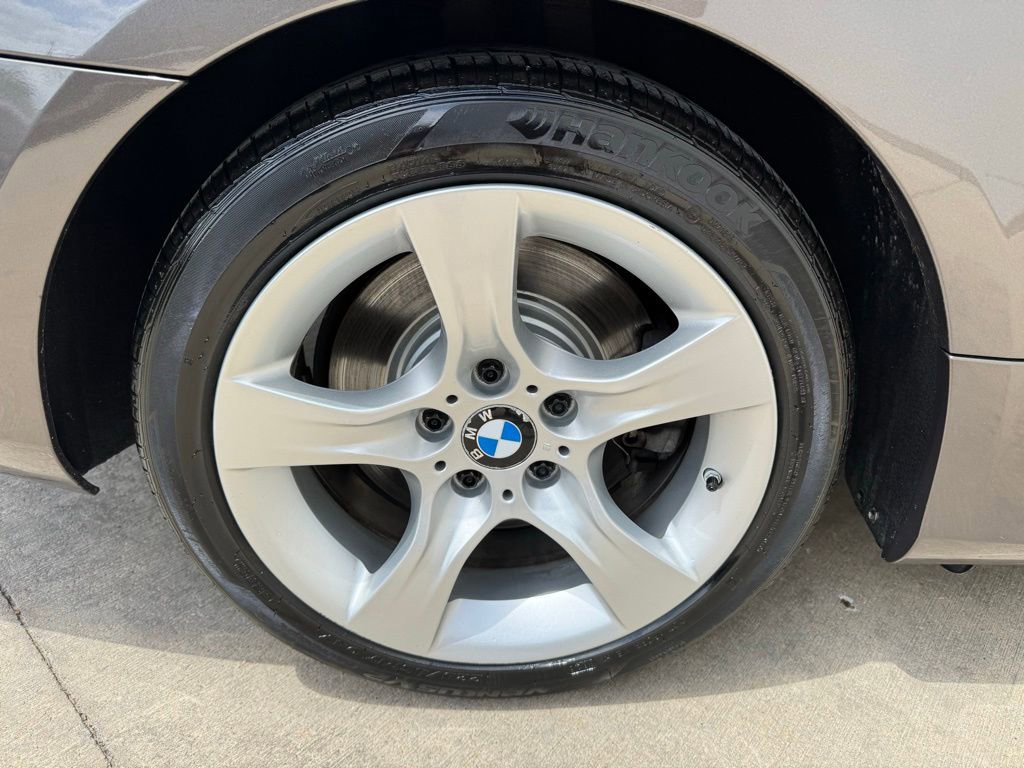 Used 2011 BMW 335i xDrive Coupe AWD/4WD image 7