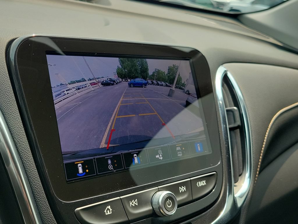 Used 2024 Chevrolet Equinox Premier AWD/4WD image 33