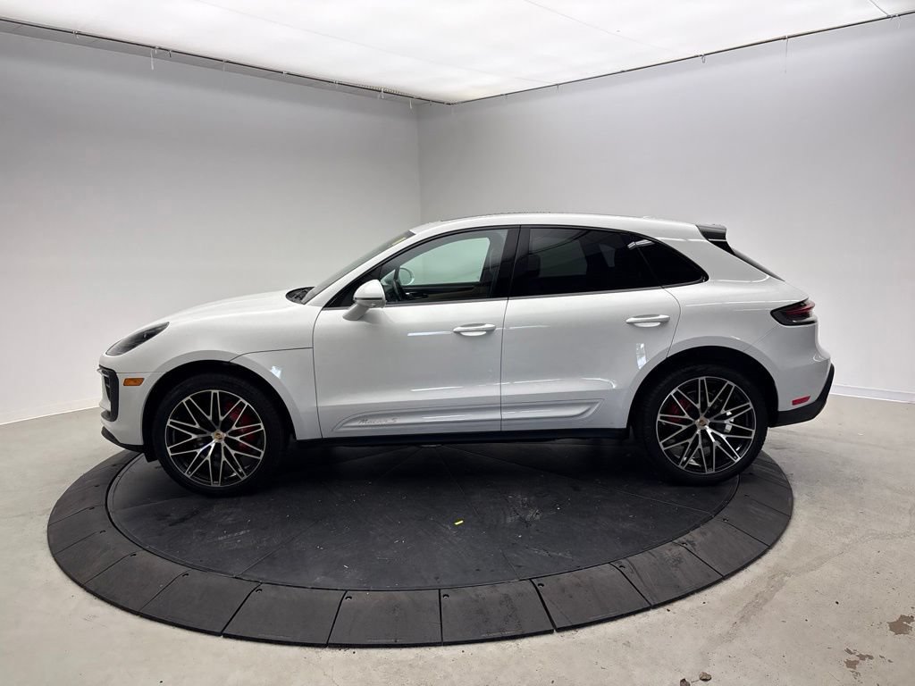 Certified 2023 Porsche Macan S AWD/4WD image 2