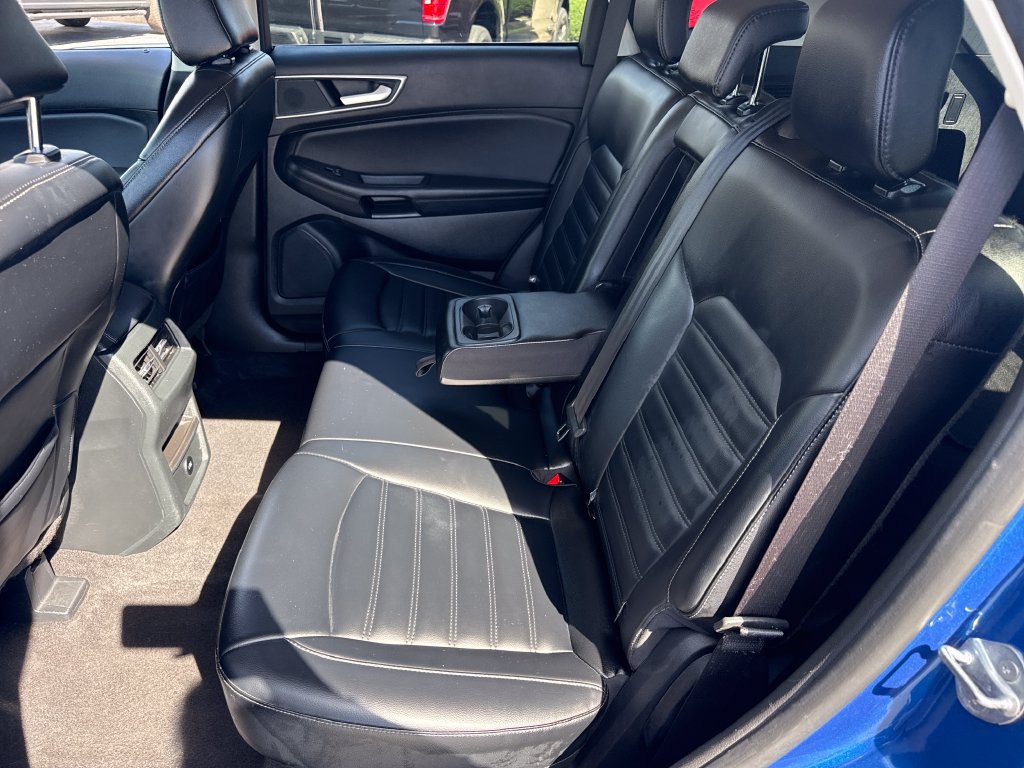 Used 2024 Ford Edge SEL AWD/4WD image 16