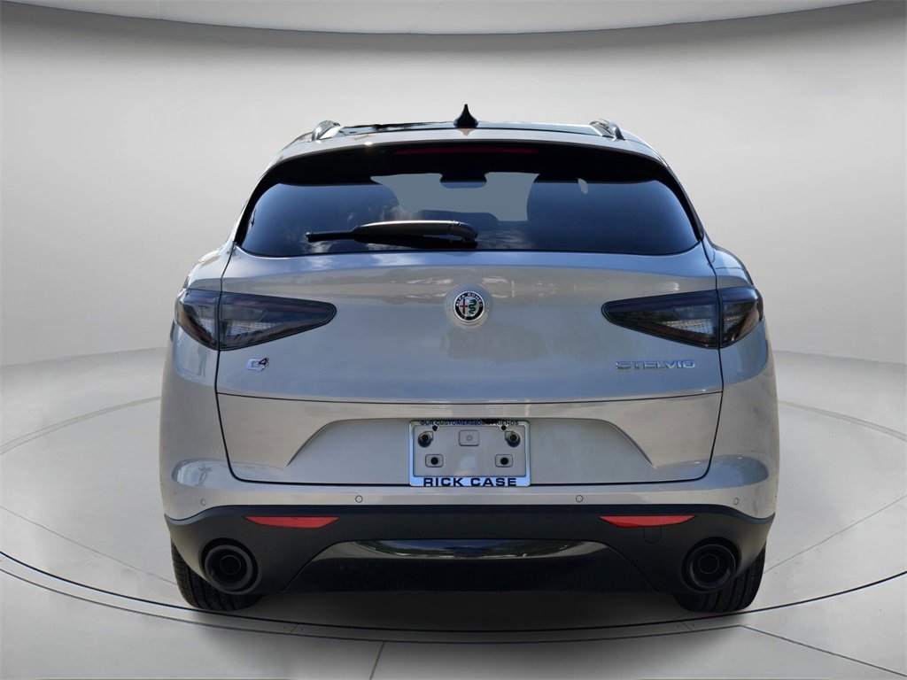 New 2026 Alfa Romeo Stelvio Sprint w/ Convenience Package image 4