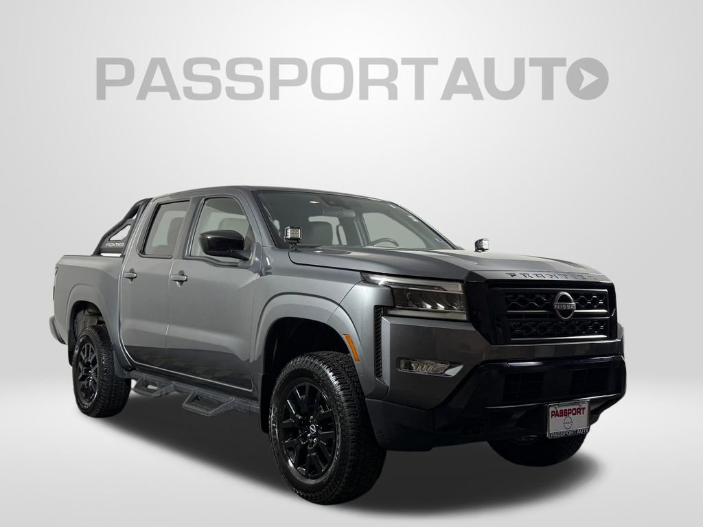 Used 2023 Nissan Frontier SV w/ Midnight Edition Package image 4
