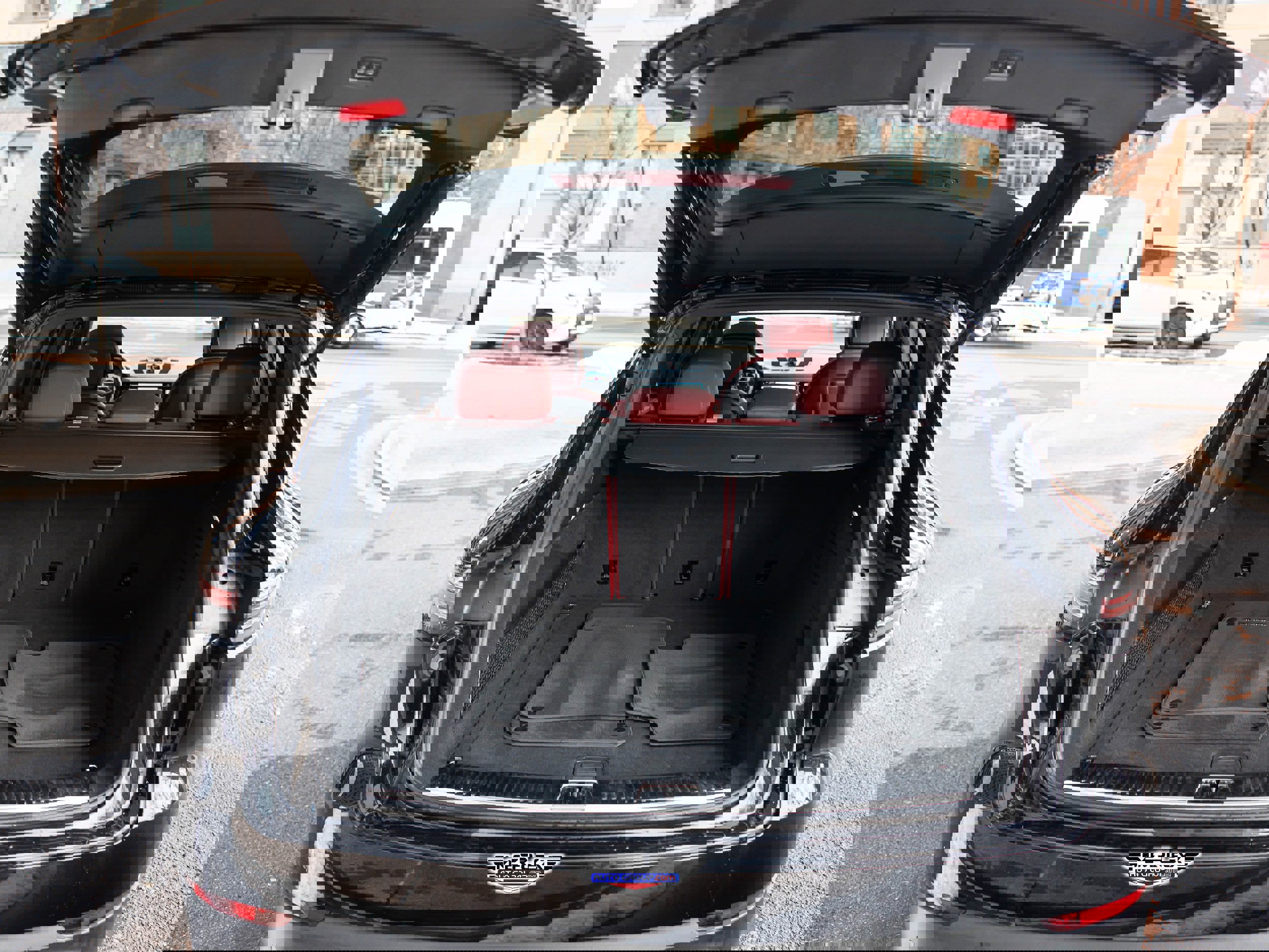 Used 2022 Porsche Cayenne Platinum Edition image 53