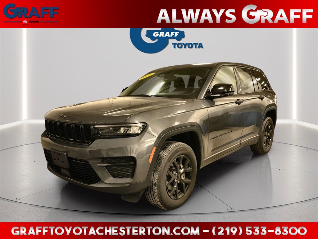 Used 2024 Jeep Grand Cherokee Altitude image 1