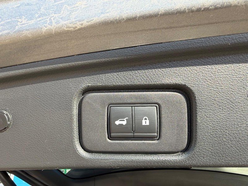 Used 2022 Nissan Pathfinder SL w/ SL Premium Package AWD/4WD image 5
