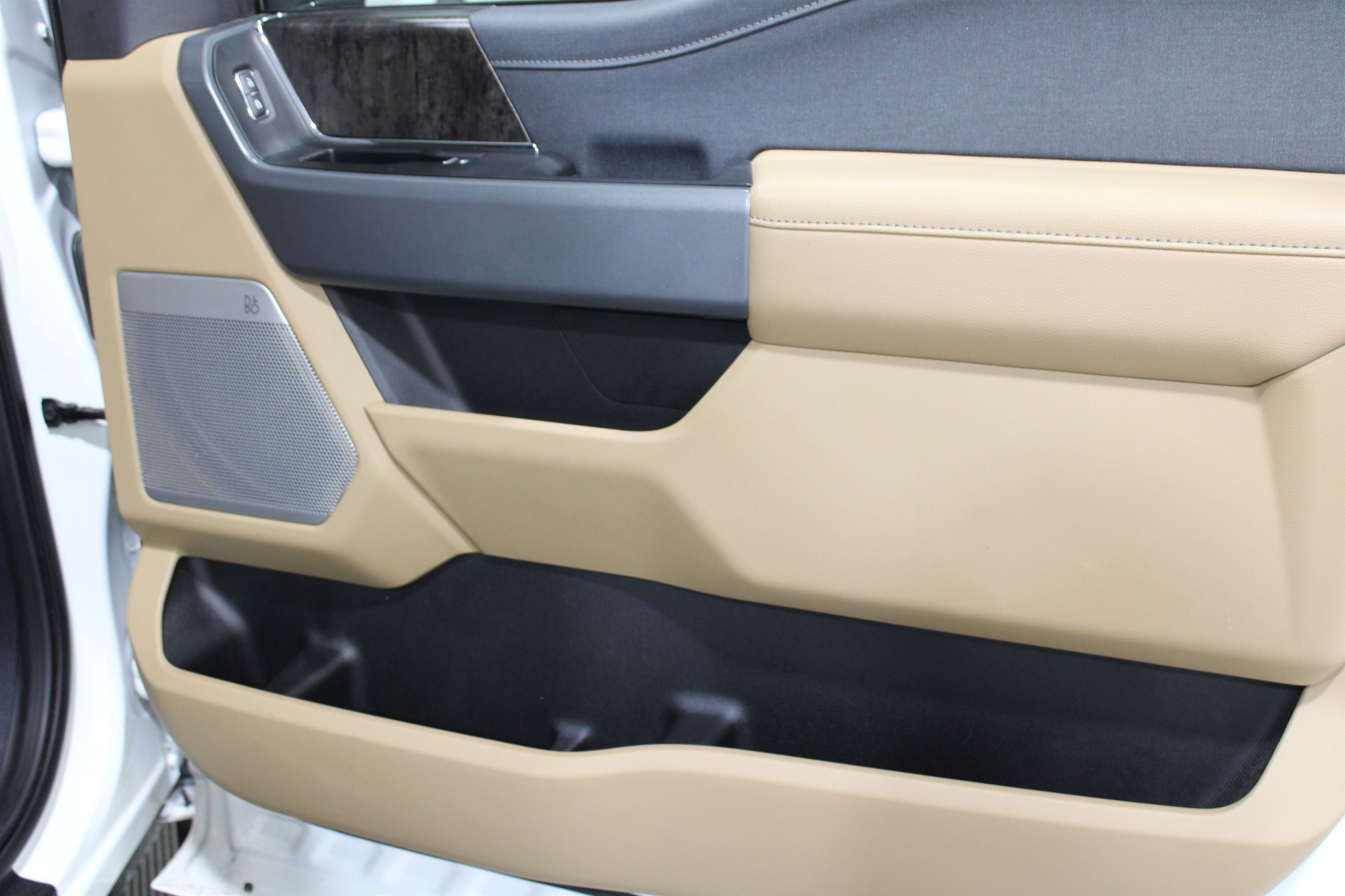 Used 2024 Ford F350 Lariat w/ Lariat Ultimate Package image 33