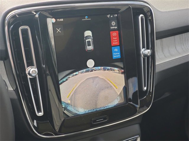 New 2026 Volvo XC40 B5 Core w/ Protection Package Premier image 22