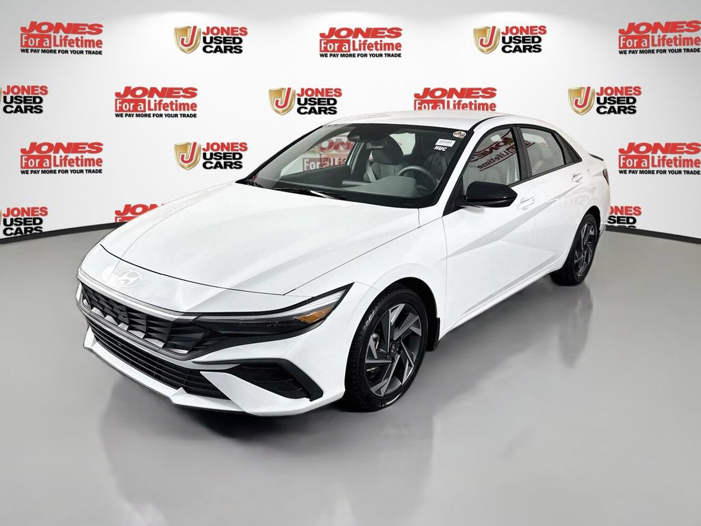 Certified 2025 Hyundai Elantra Sport FWD image 13