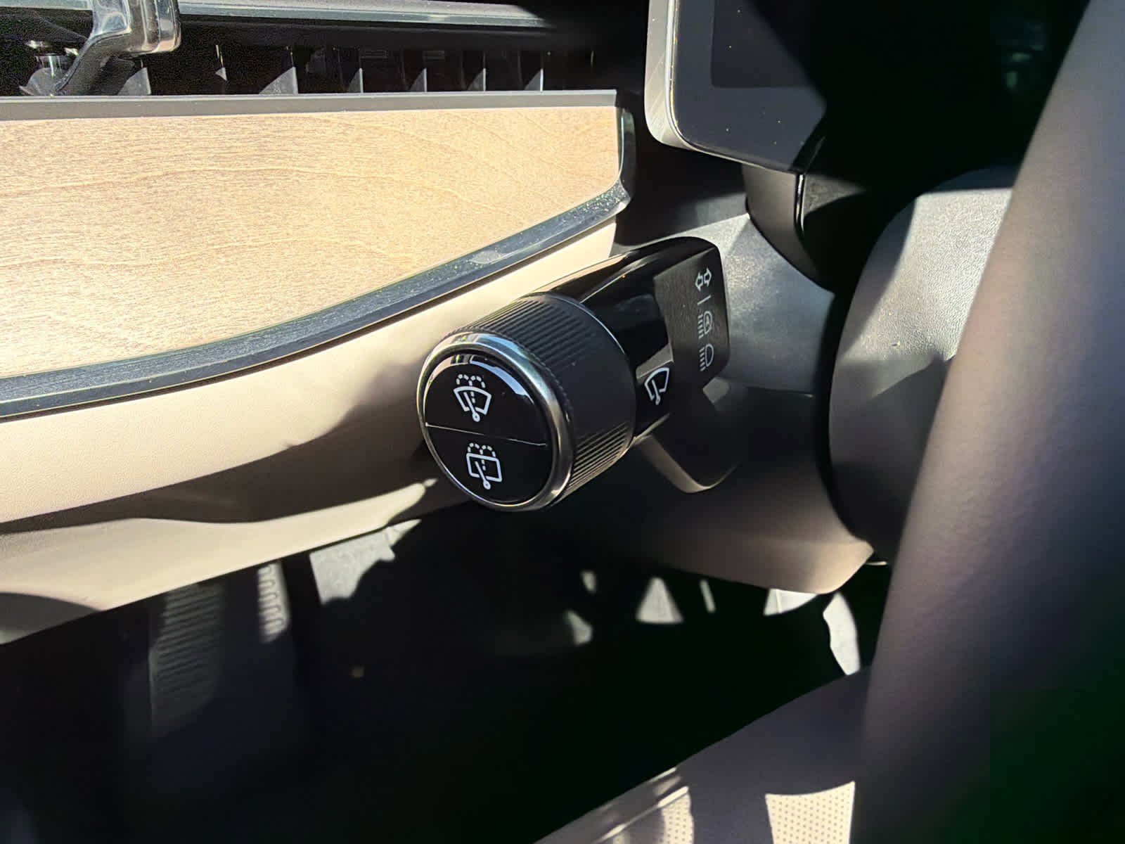 Used 2025 Volvo EX90 Ultra image 31