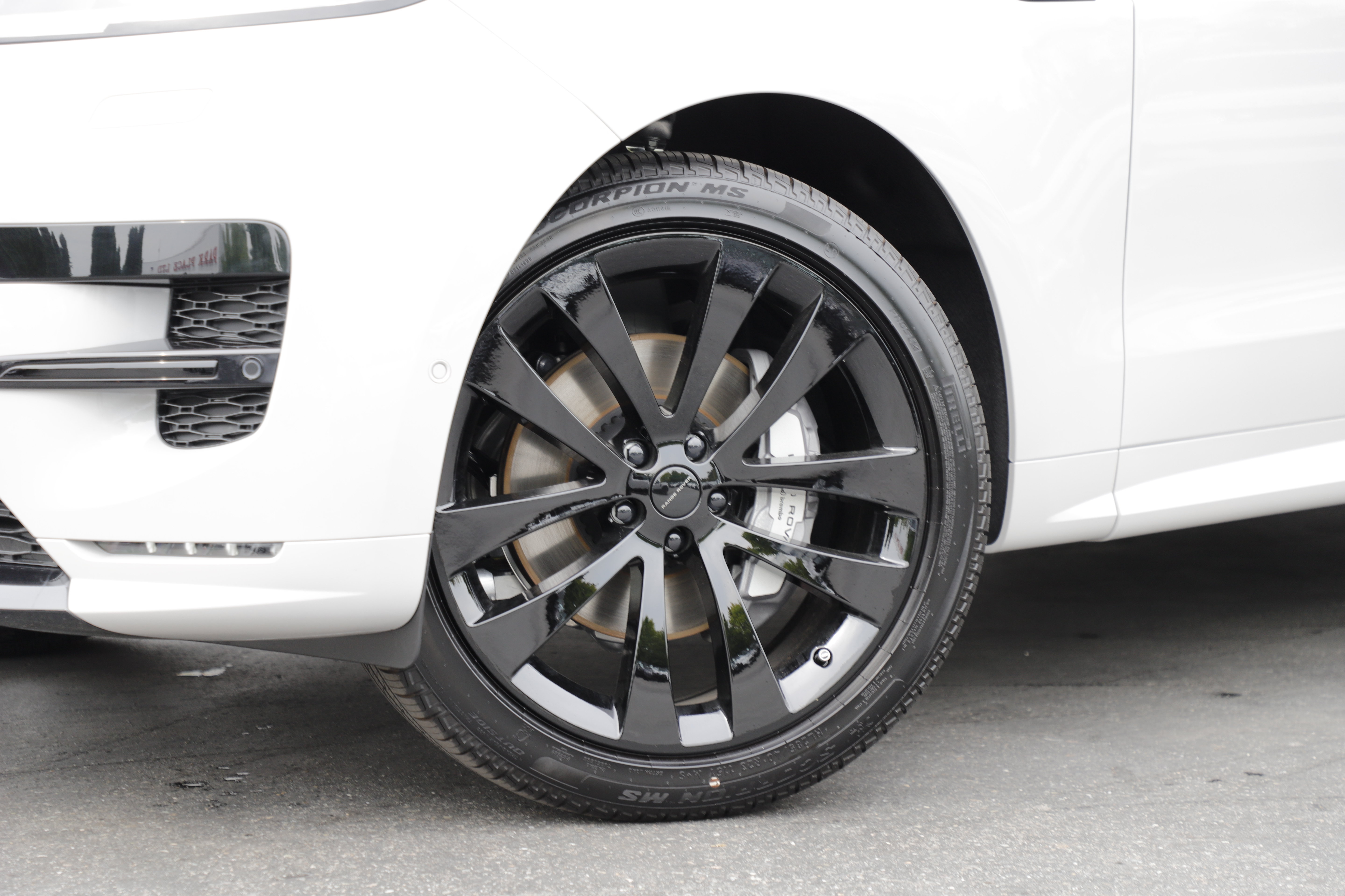 New 2026 Land Rover Range Rover Sport Dynamic SE AWD/4WD image 2