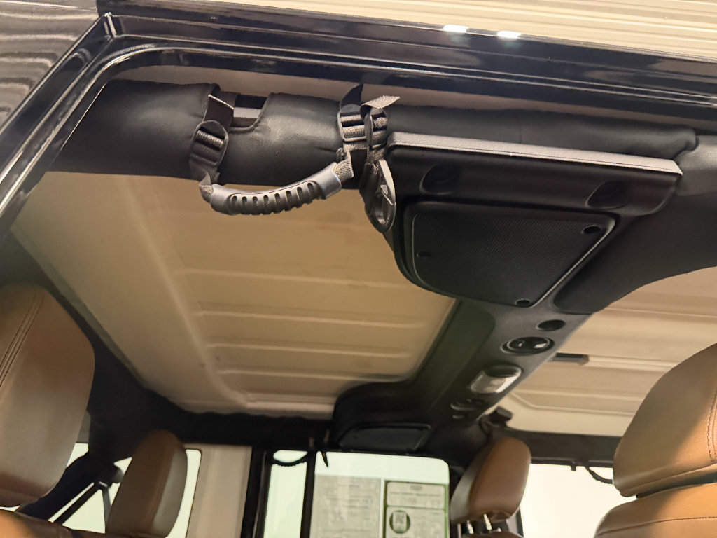 Used 2015 Jeep Wrangler Unlimited Sahara w/ Connectivity Group AWD/4WD image 68