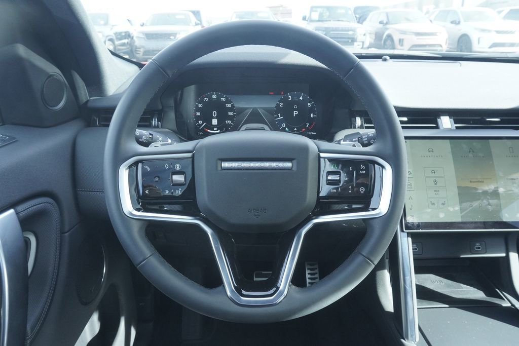 Used 2025 Land Rover Discovery Sport Dynamic SE image 10