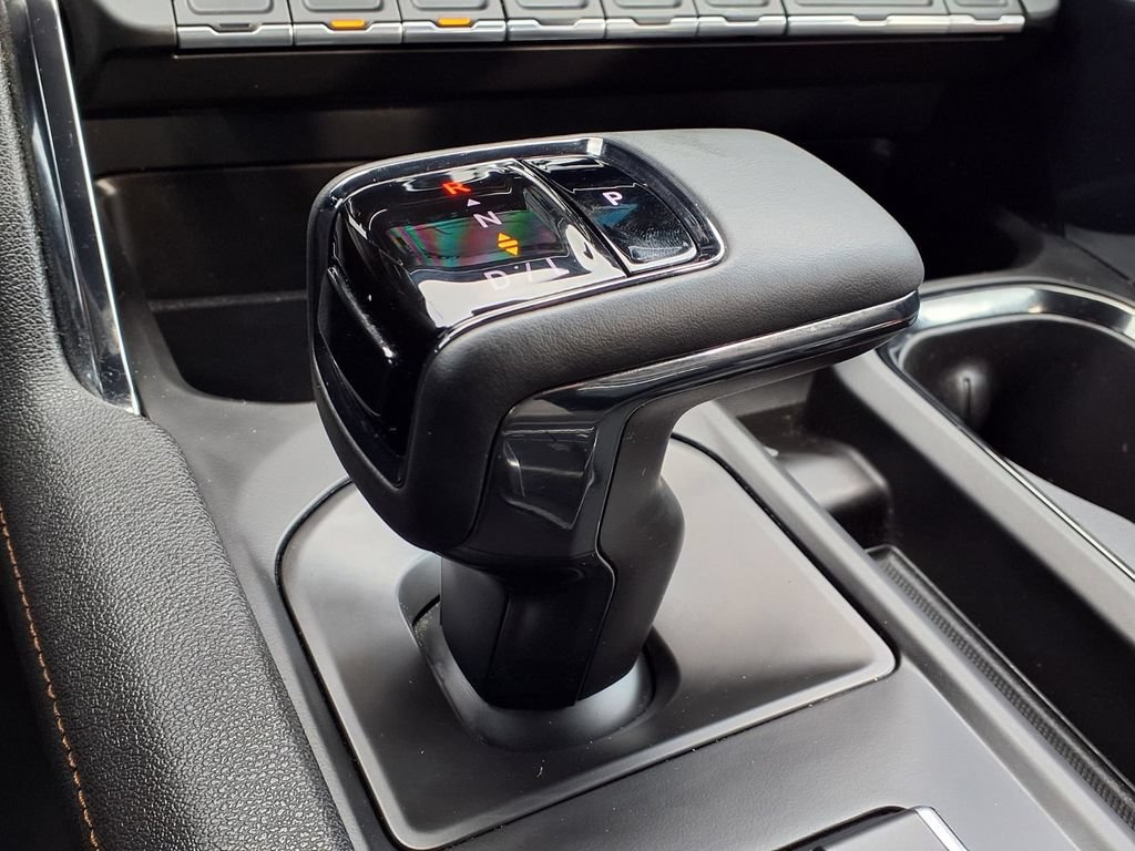 Used 2024 GMC Sierra 1500 AT4 w/ Technology Package AWD/4WD image 7