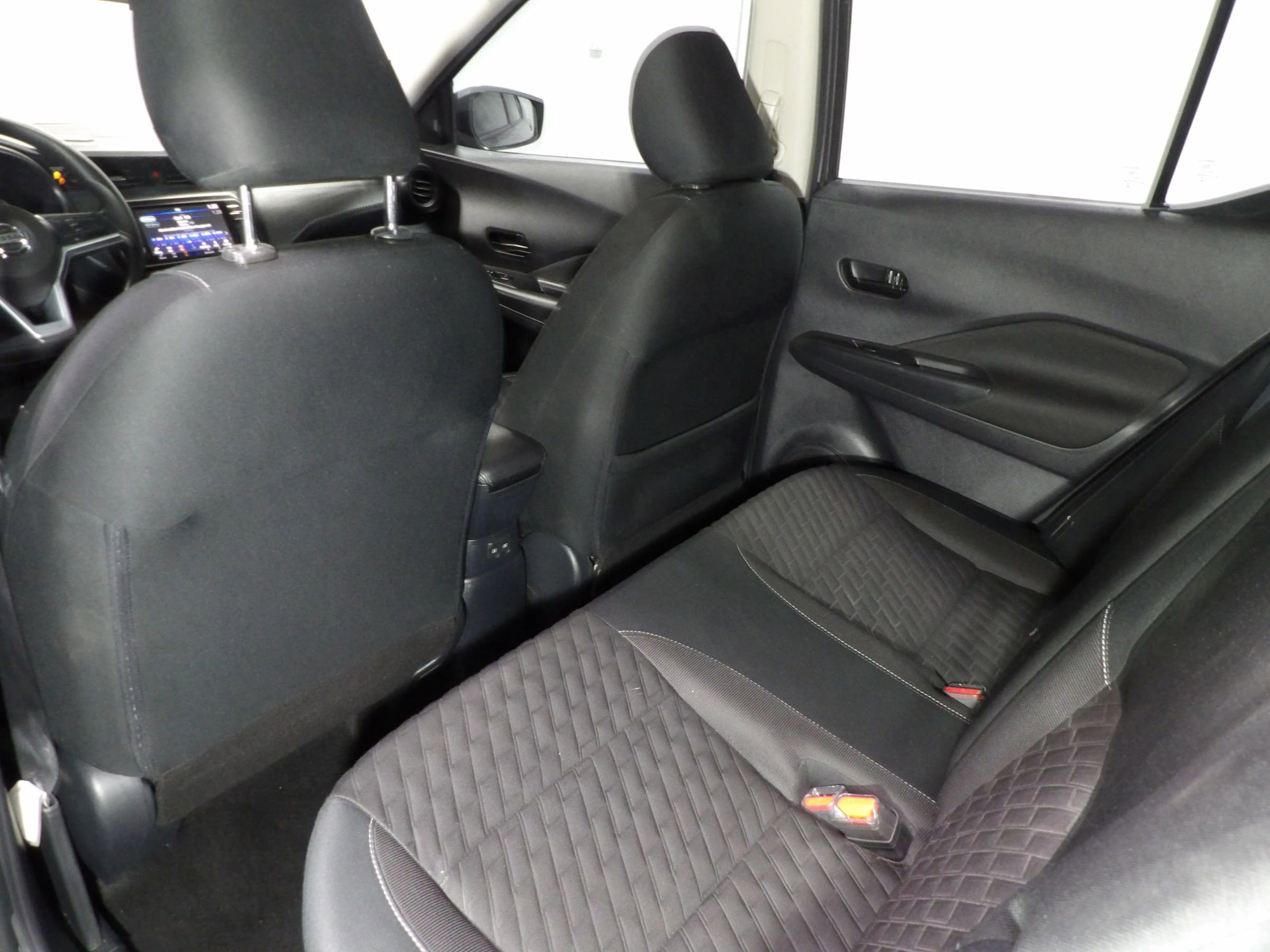 Used 2021 Nissan Kicks S image 11