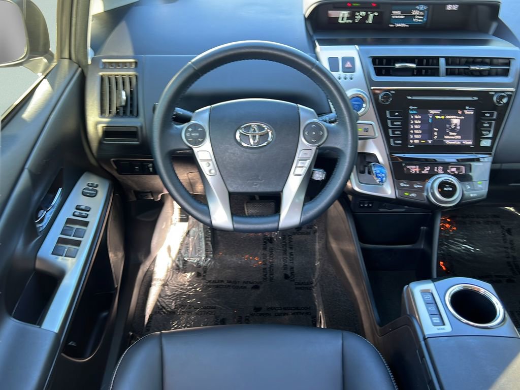 Used 2017 Toyota Prius V Four FWD image 12
