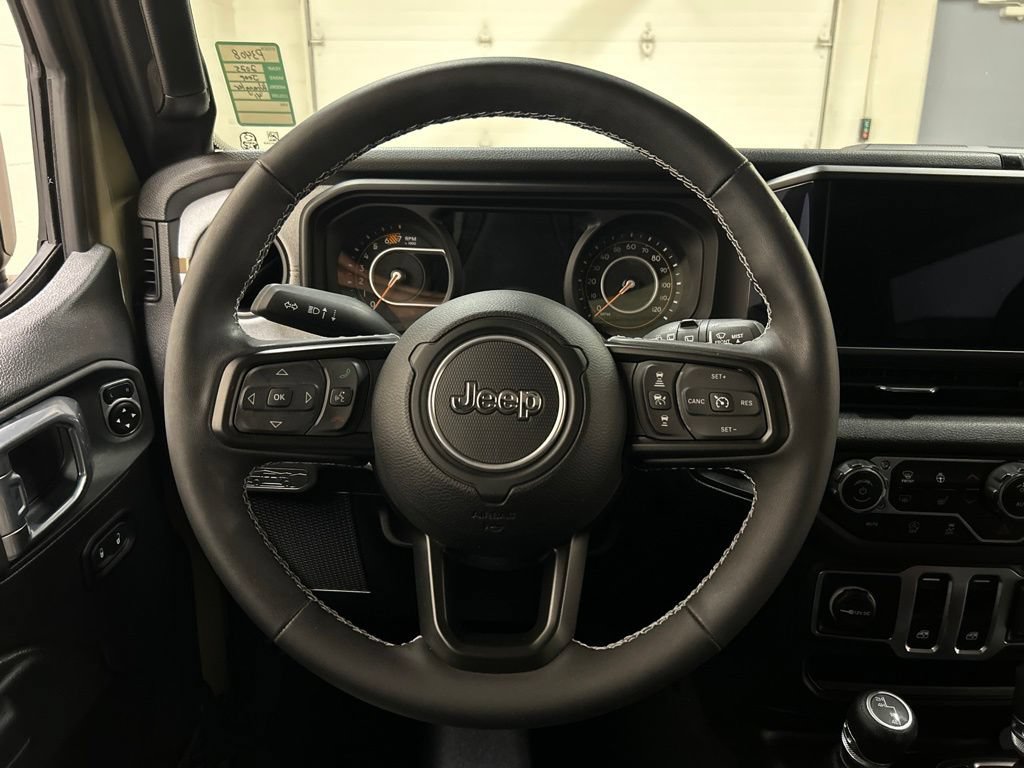 Used 2025 Jeep Wrangler Sport AWD/4WD image 14