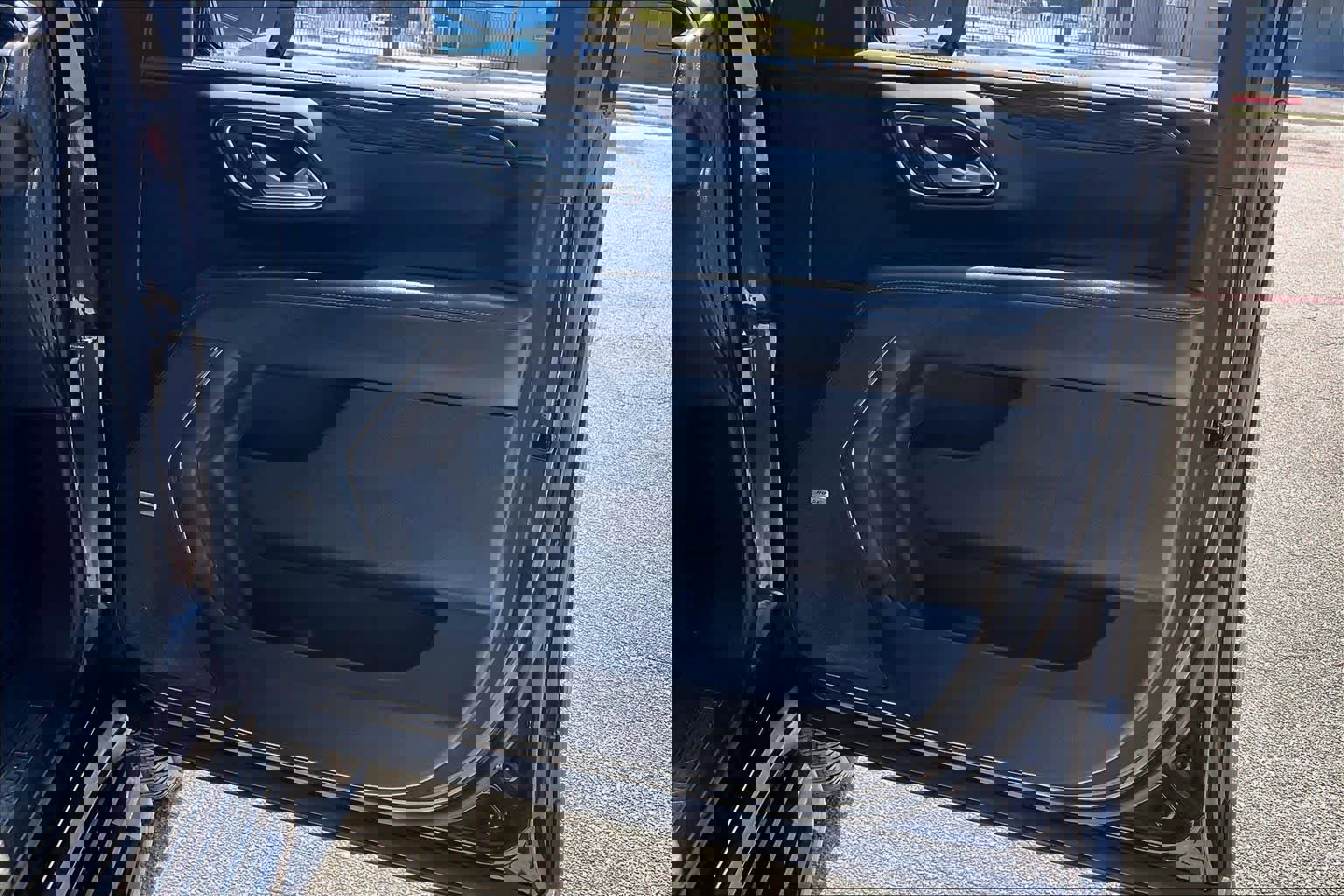 Used 2023 Chevrolet Suburban LT w/ Luxury Package image 22