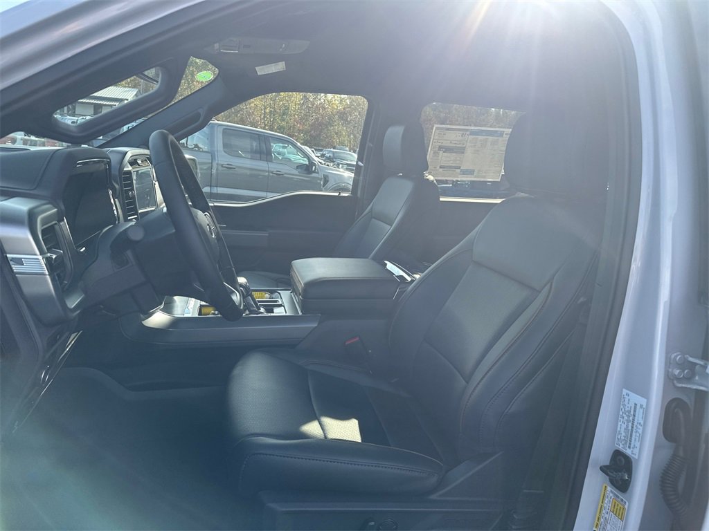 New 2025 Ford F150 Lariat w/ Equipment Group 501A Mid image 17