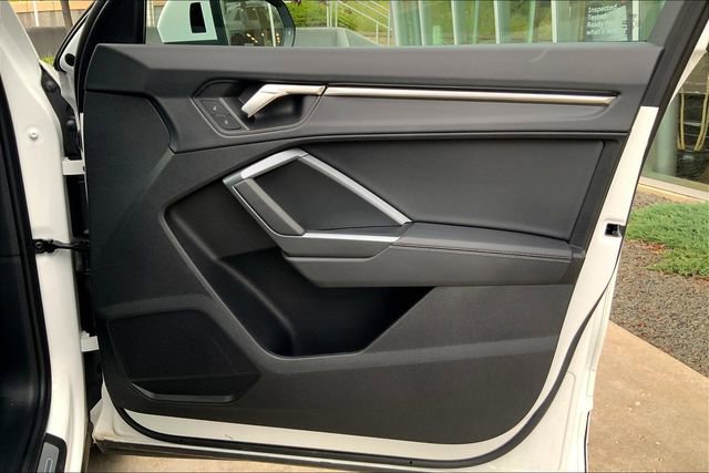 Used 2024 Audi Q3 2.0T Premium image 27