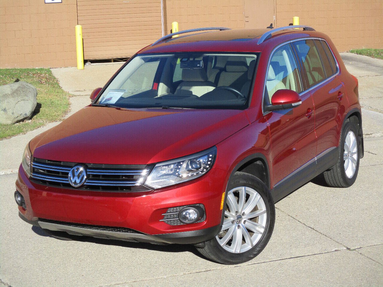 Used 2016 Volkswagen Tiguan SE AWD/4WD image 3