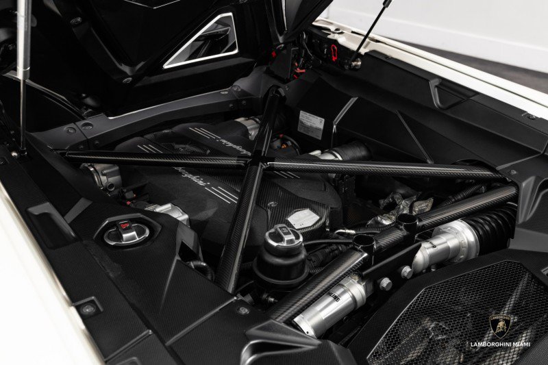Used 2016 Lamborghini Aventador LP 700-4 image 40
