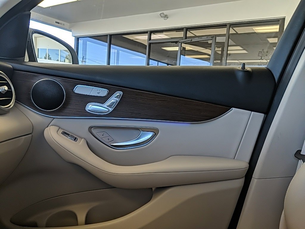 Used 2022 Mercedes-Benz GLC 300 4MATIC image 21