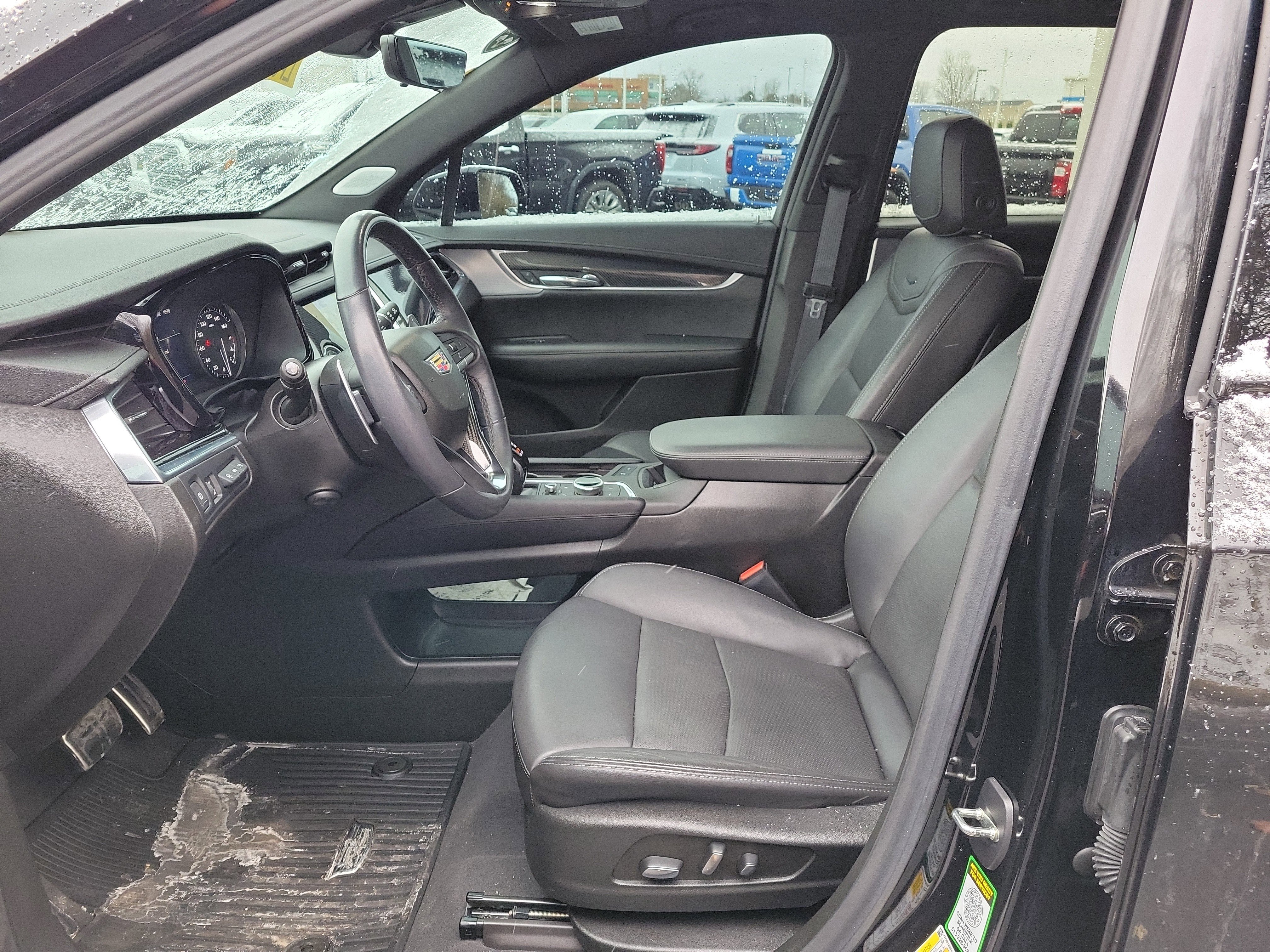 Used 2023 Cadillac XT6 Sport w/ LPO, Onyx Lite Package image 17