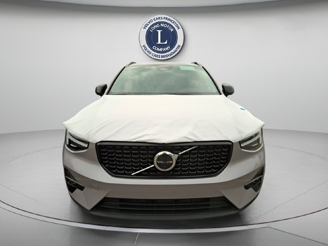 New 2026 Volvo XC40 B5 Plus w/ Protection Package Premier AWD/4WD image 3