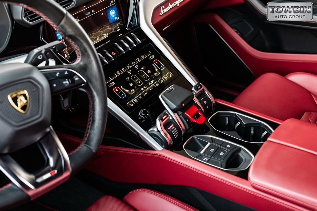 Used 2020 Lamborghini Urus AWD/4WD image 26