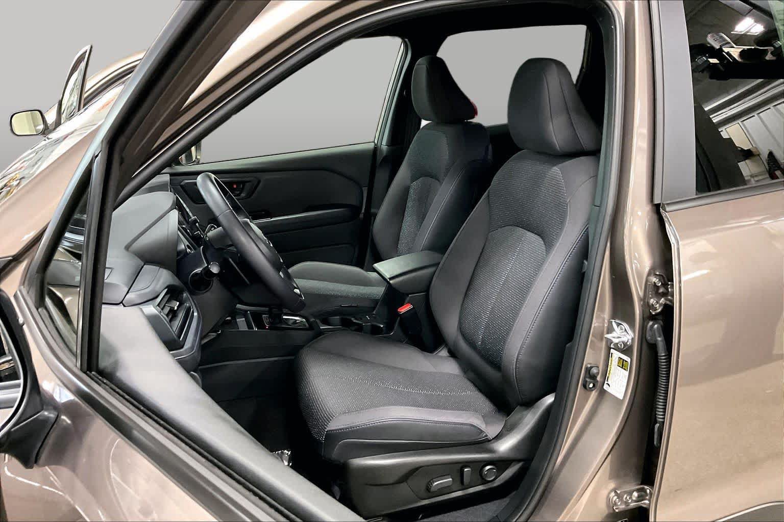 Certified 2025 Subaru Forester Premium AWD/4WD image 8